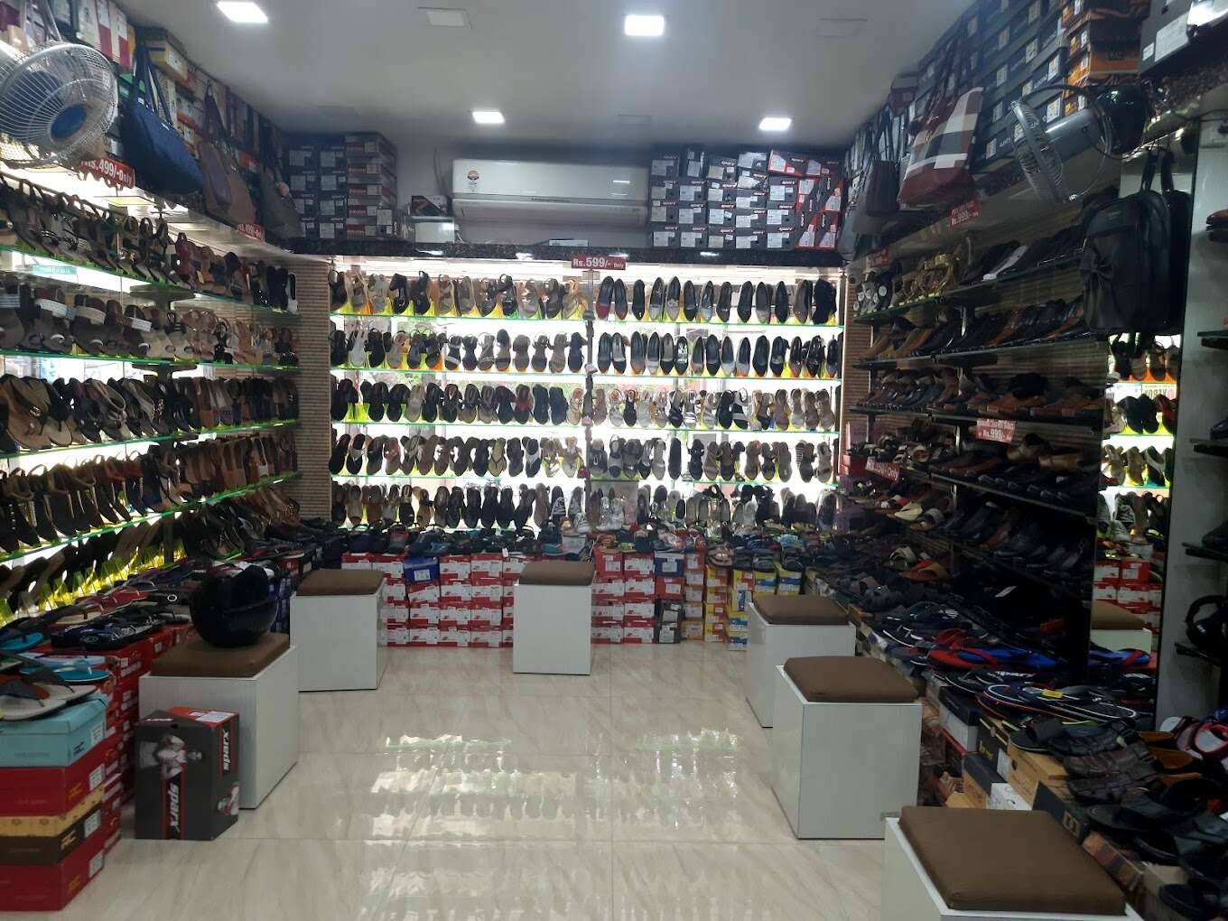 New Corner Shop - Shoes & Bags
